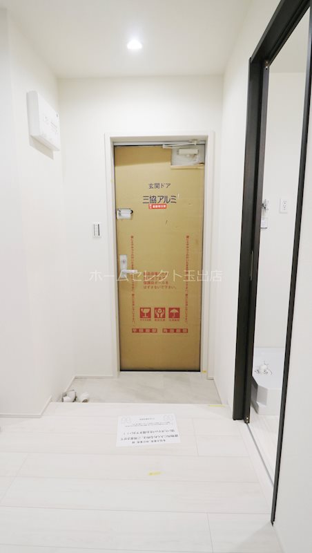 フジパレス加賀屋Ⅲ番館  玄関