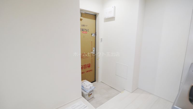 フジパレス加賀屋Ⅲ番館  玄関
