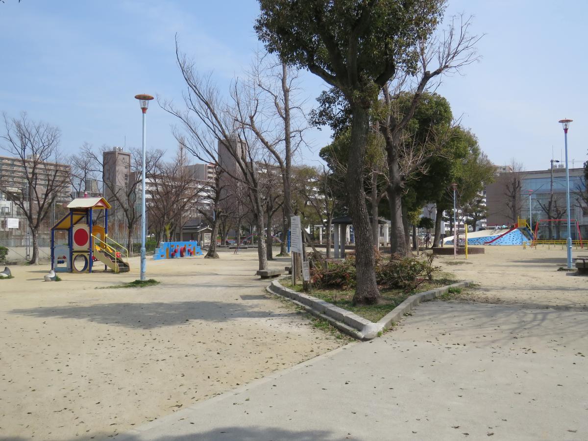 フジパレス加賀屋Ⅲ番館  公園