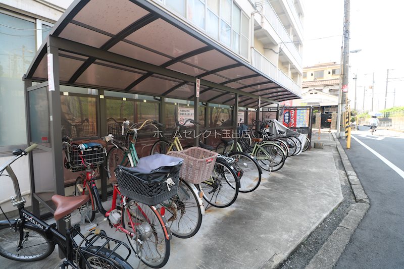 帝塚山コンド 駐車場
