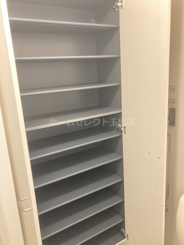 ベルモンターニュ 玄関