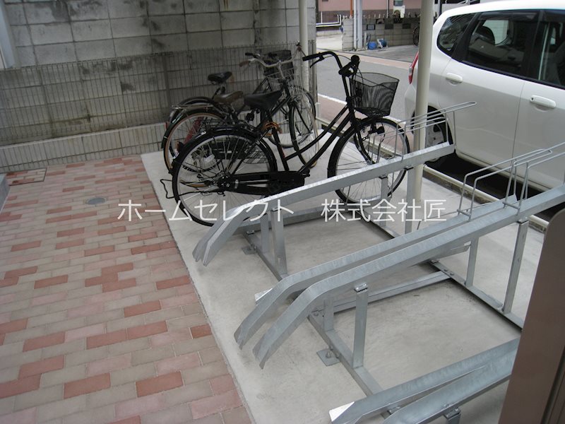 フジパレス住之江イースト 駐車場