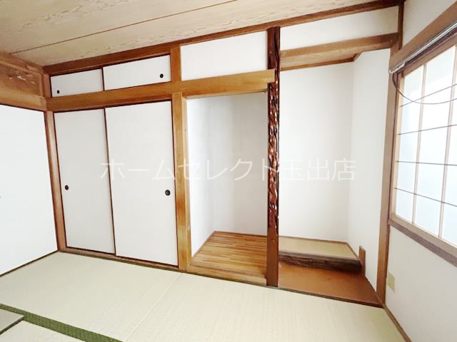 北加賀屋1丁目貸家　駐車場付 収納