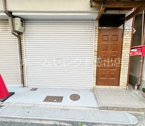 北加賀屋1丁目貸家　駐車場付 エントランス