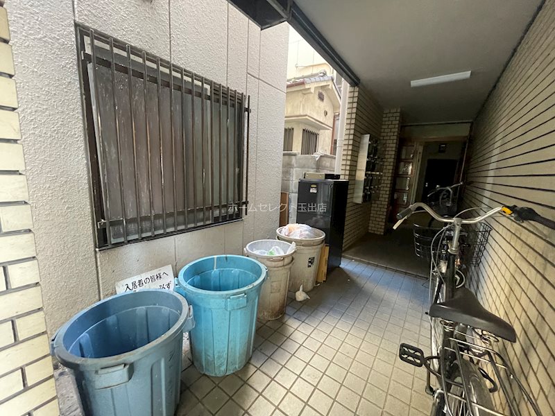 シャルム西加賀屋 ロビー