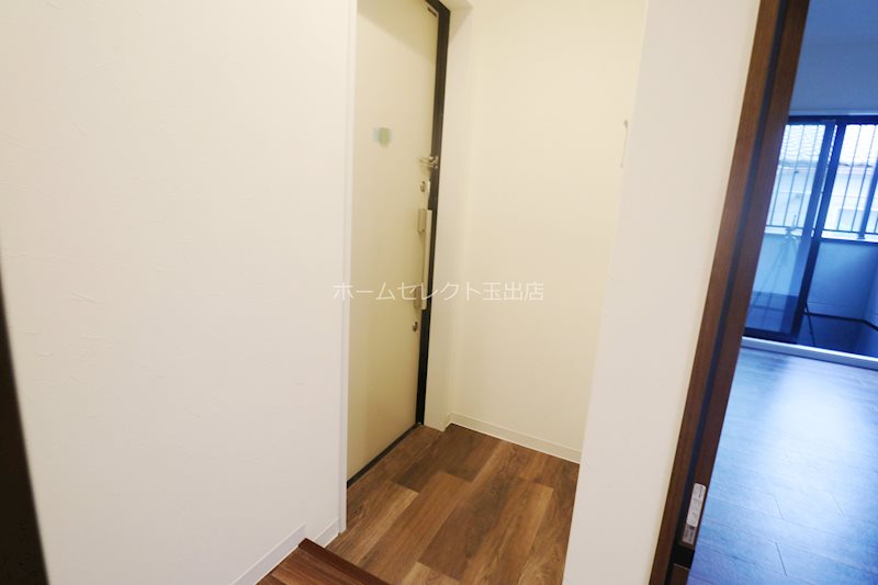 L.fino岸里WEST  玄関