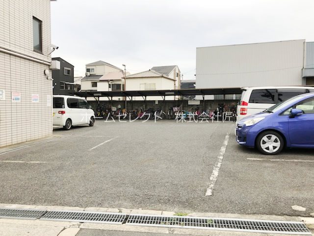 コーポ住吉 駐車場