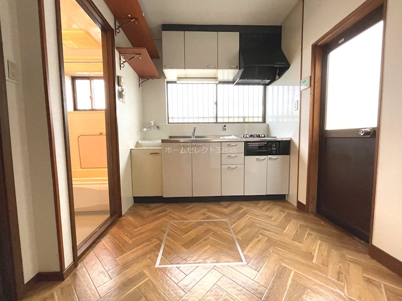 安立4丁目戸建賃貸 リビング