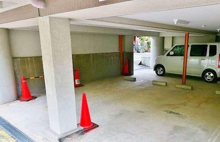コージハイツ恵門 駐車場