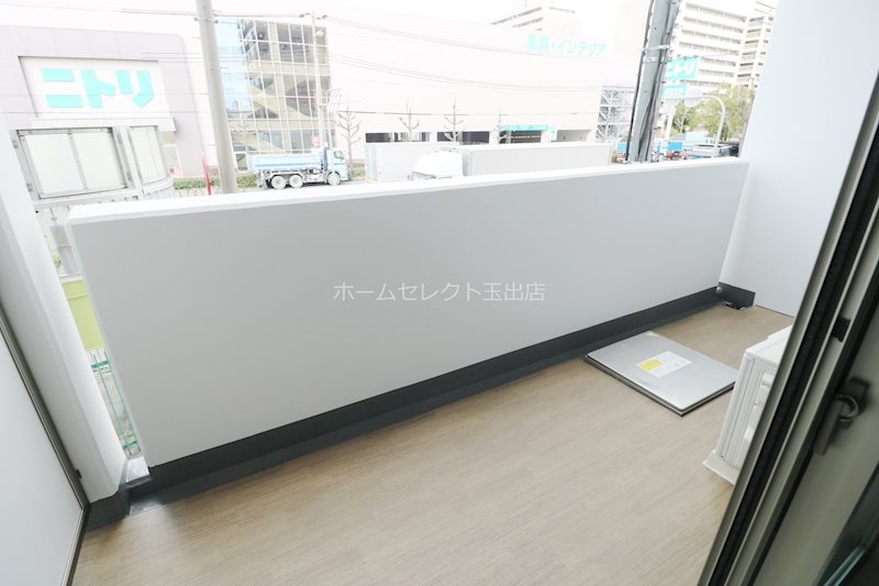 大阪府大阪市住之江区西加賀屋３丁目 ベランダ