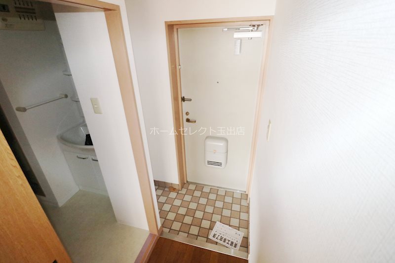 カワデンセントリックハイツ 玄関