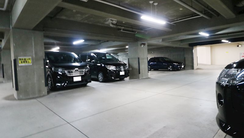カワデンセントリックハイツ 駐車場