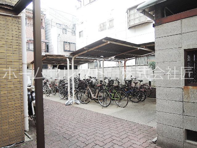 朝日プラザ岸里パサージュ 駐車場