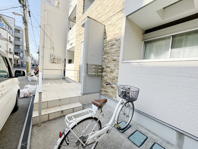 フレイランス中加賀屋 駐車場