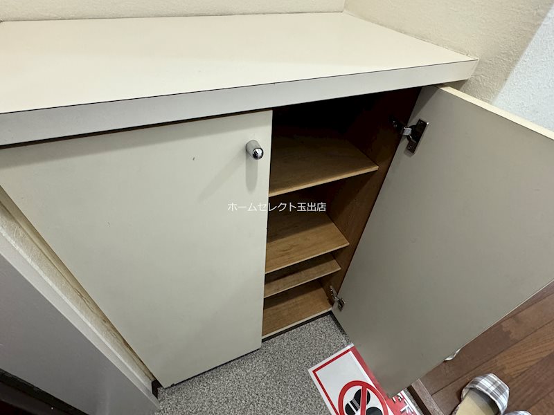 クレセントマンション 玄関