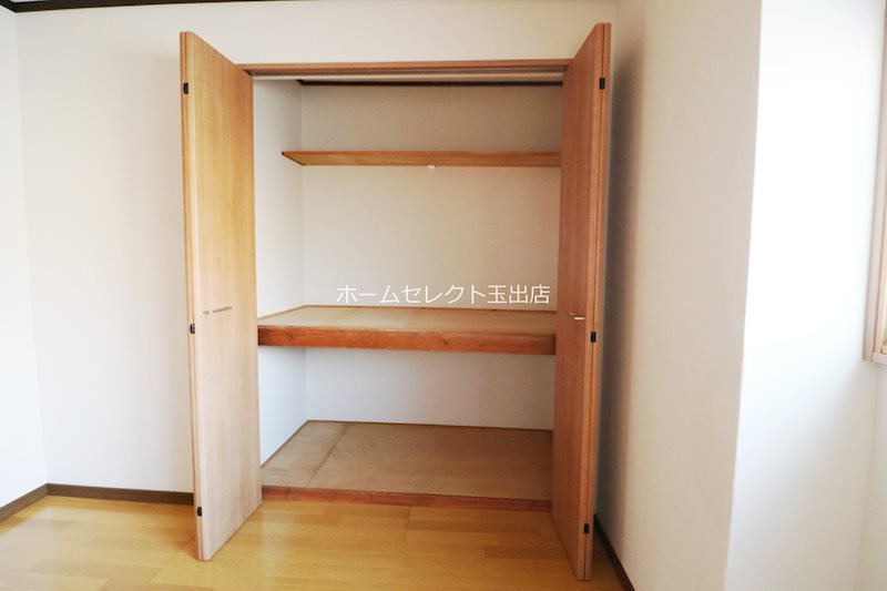 玉出西2丁目貸家 収納