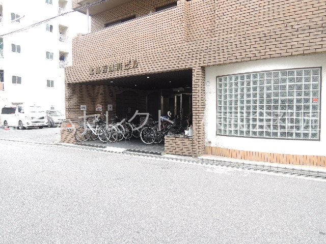 北畠西清川ビル エントランス