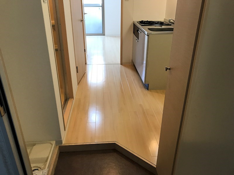 グランエクラ岸里 玄関