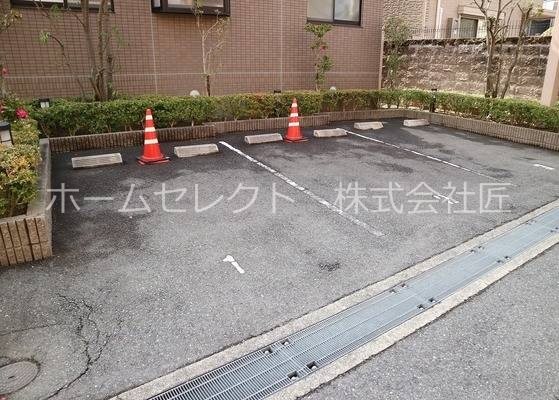エクレール帝塚山 駐車場