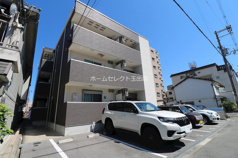 イゾラ　フォルトゥーナ 駐車場