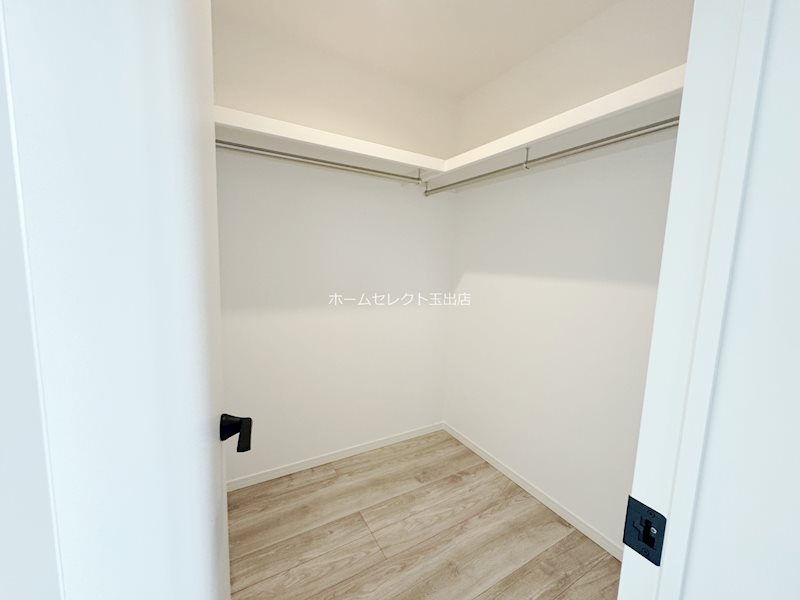 玉出東1丁目戸建賃貸　新築・車庫付 収納