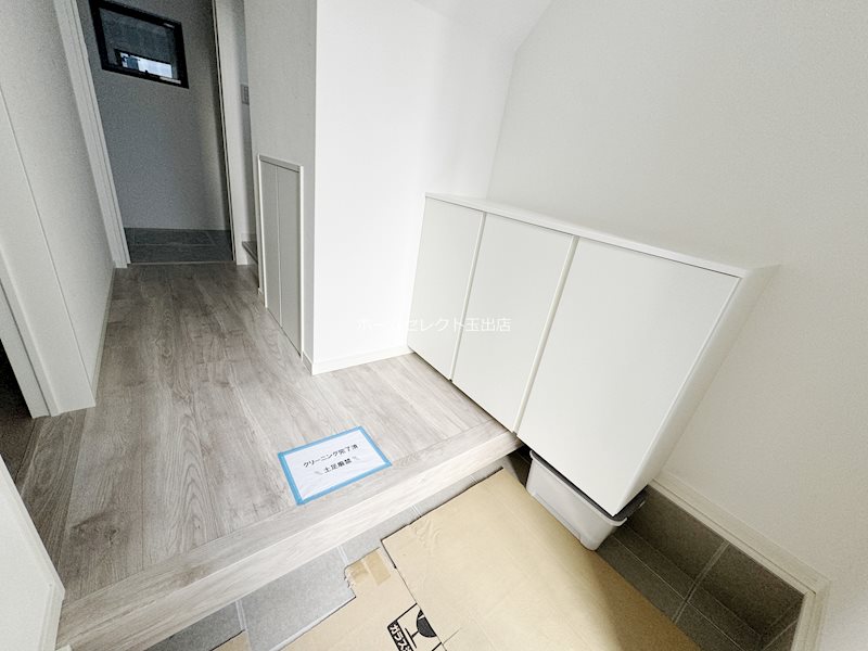 玉出東1丁目戸建賃貸　新築・車庫付 玄関