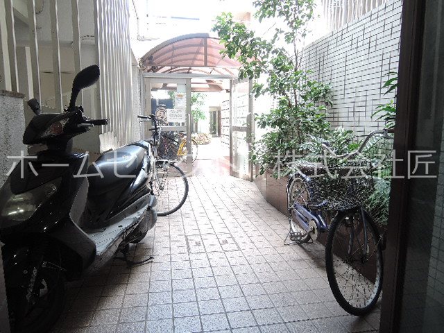 ロイヤルクレイン玉出　 駐車場