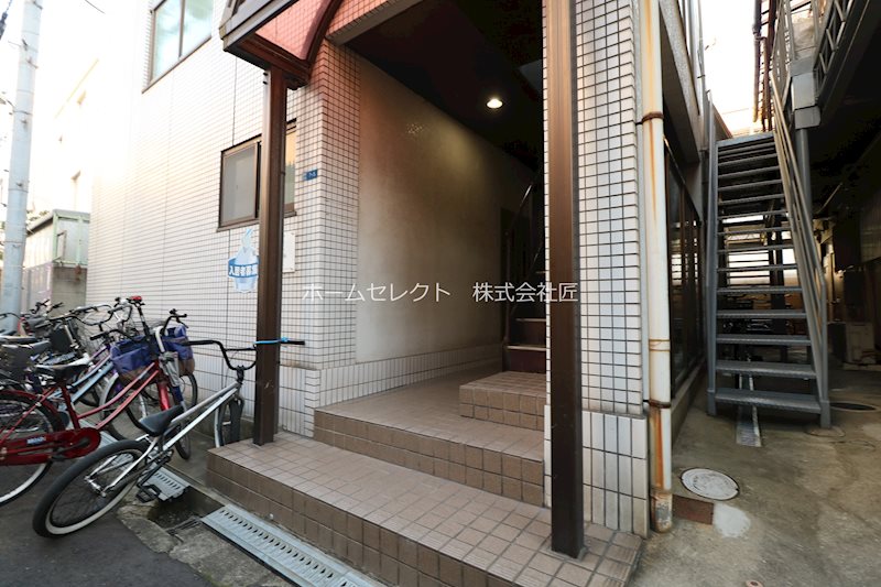 グレース岸里 エントランス