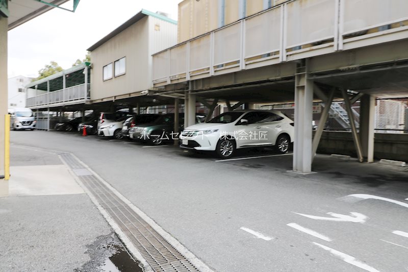 エバーグリーン住吉 駐車場