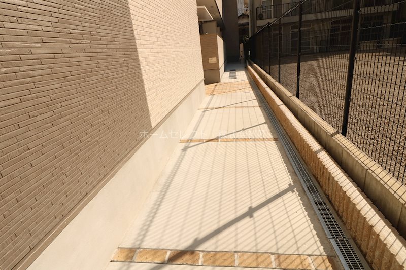 フジパレス我孫子前駅西 庭