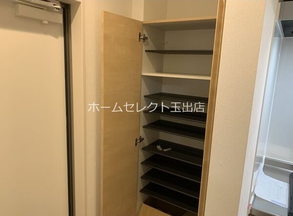 KTIレジデンス住之江 玄関