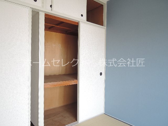カモンコート岸里 収納