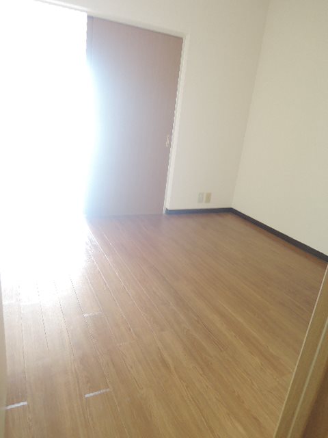 カモンコート岸里 リビング