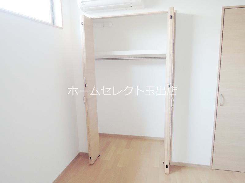F maison GRACE II番館 収納