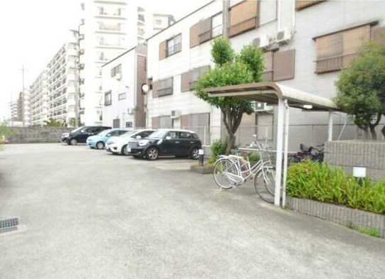 ドミール河野 駐車場