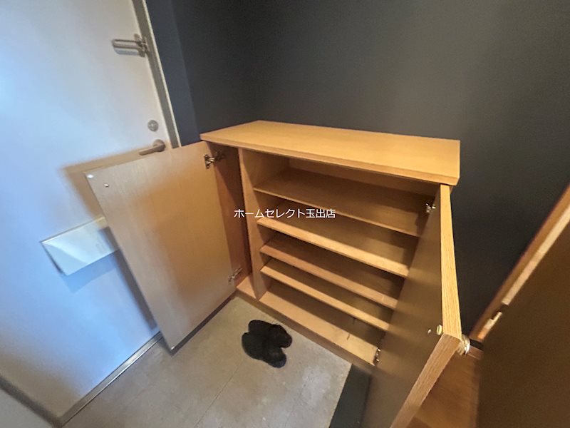 プレサンスフジ 玄関