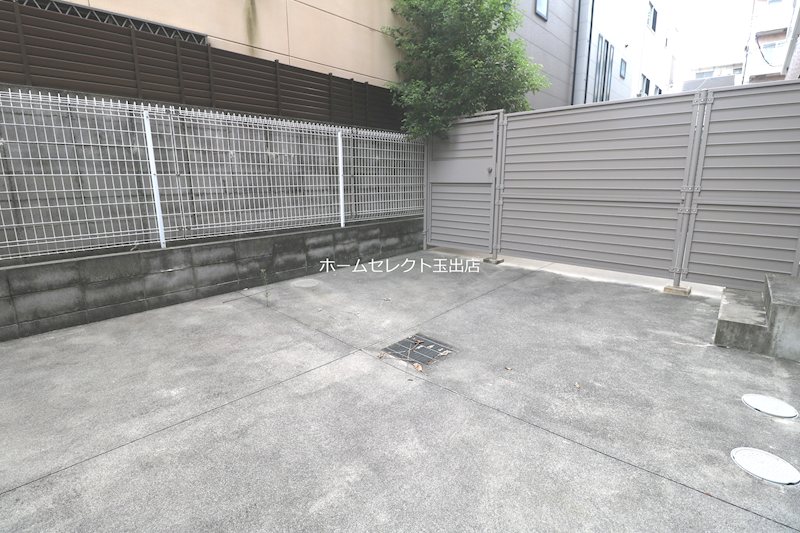 フレシールアビタシオン 庭