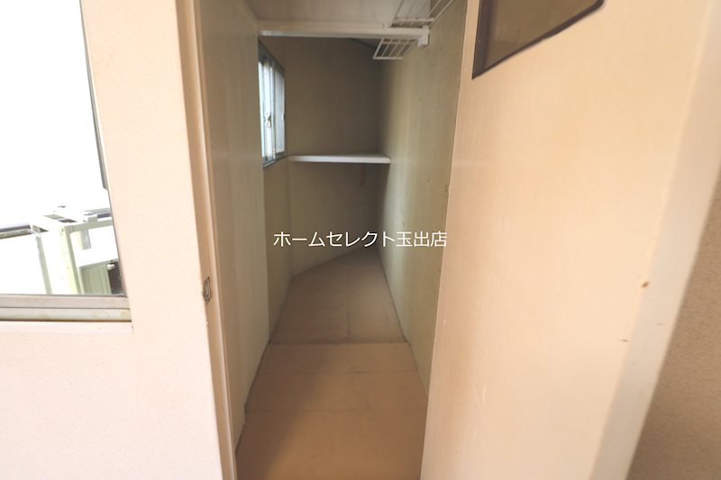 遠里小野4丁目貸家 収納