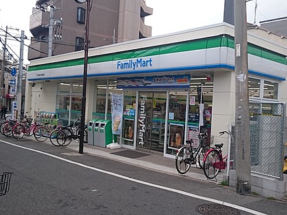 カワデンエミネンスハイツ コンビニ