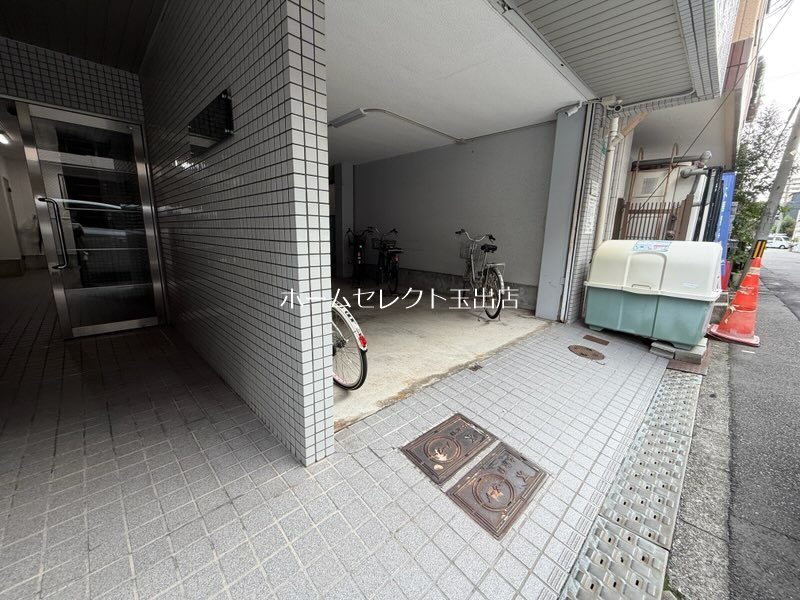 ジョイフルミサキ 駐車場
