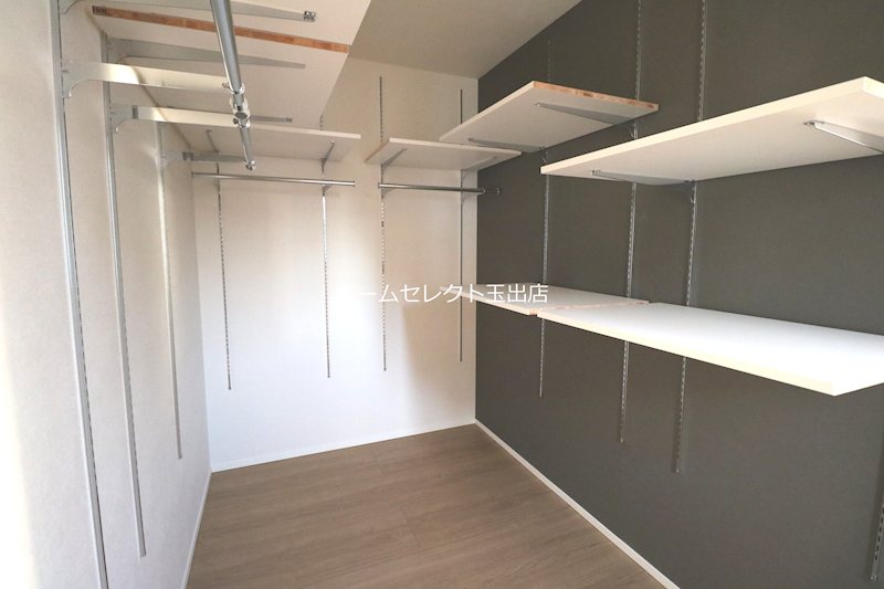 玉出西2丁目駐車場付戸建　 収納