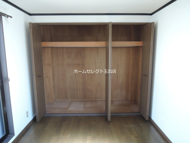 安立2丁目戸建ガレージ付 収納