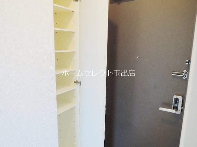 ハイステージ丸和 玄関