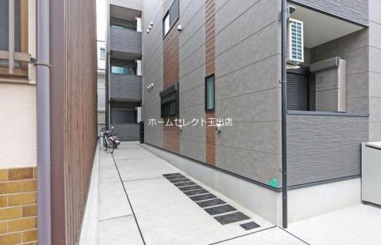 レーベンハイム西加賀谷 エントランス