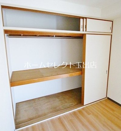 エクセレント川辺 収納