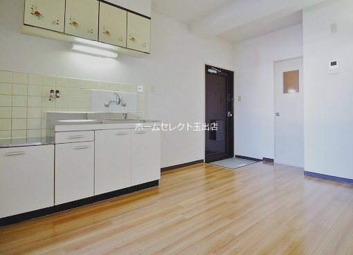 エクセレント川辺 リビング