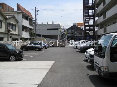 リアライズ北加賀屋 駐車場