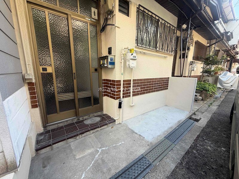 玉出東借家 エントランス
