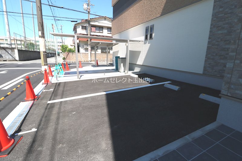 フジパレス エン Ⅲ号館 駐車場