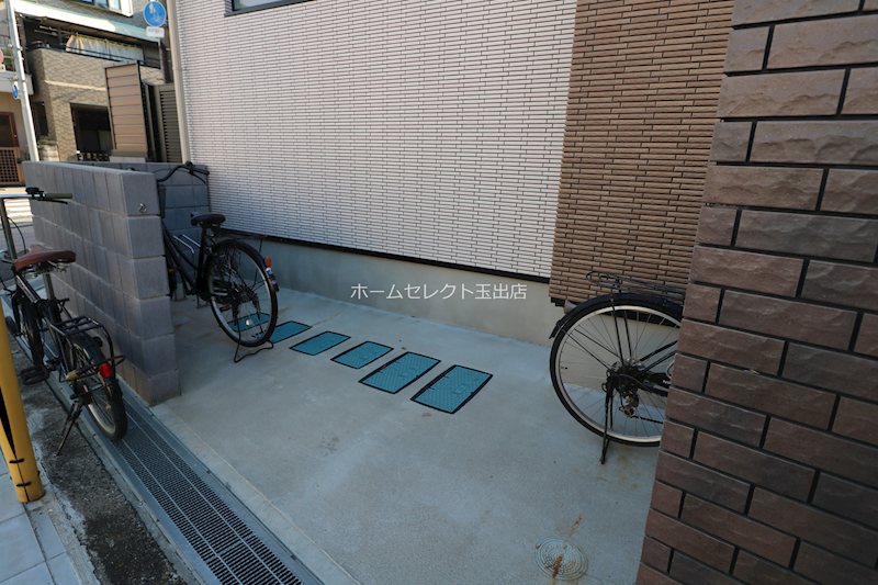Tamadenishi Park Vieuno 駐車場